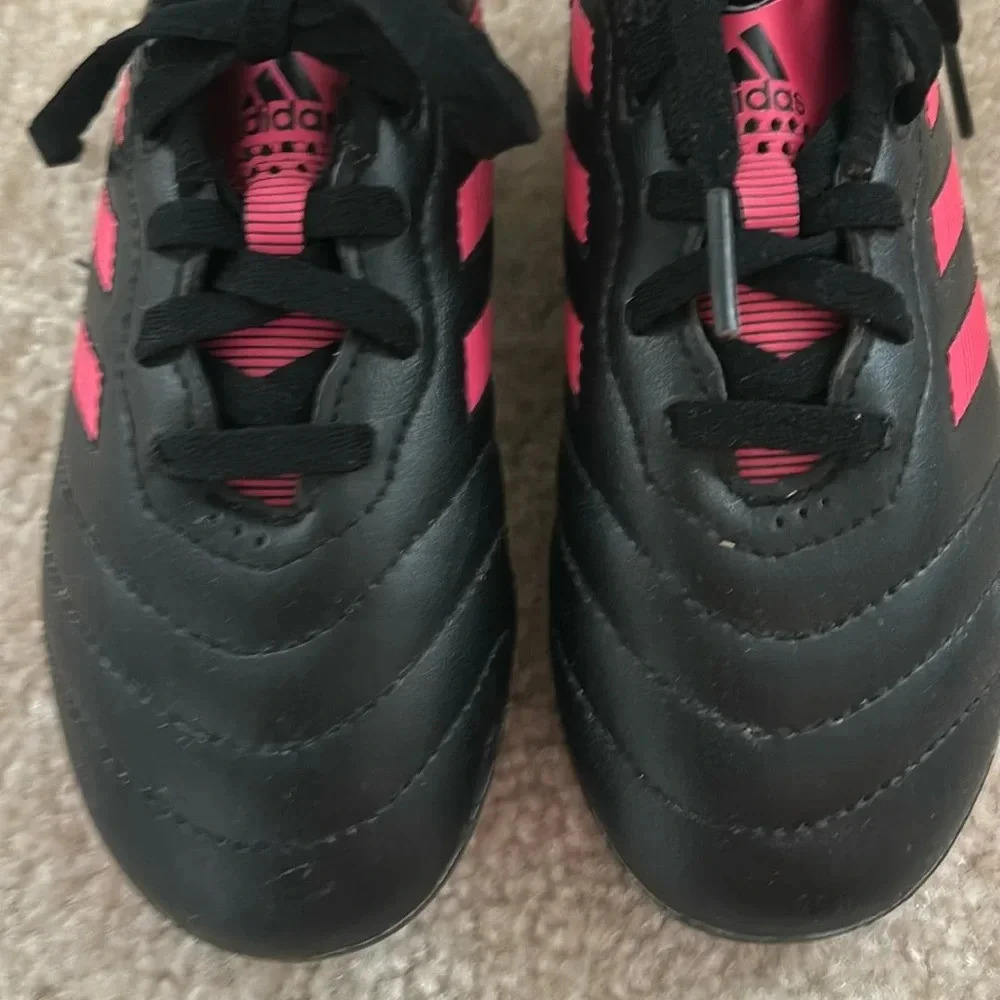 Good Condition Girls Cleats - Picture 5 of 6